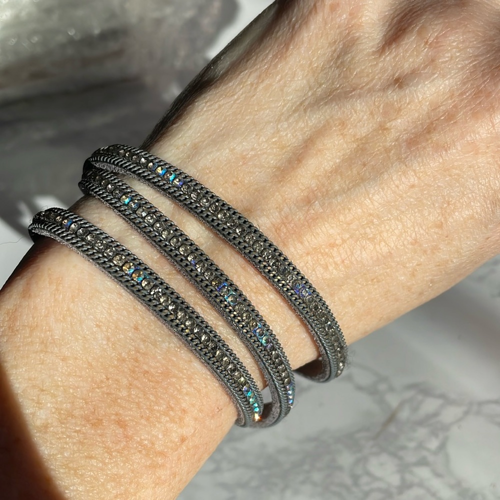 Stunning 3 layer wrap bracelet with magnetic closure in pewter w/crystals